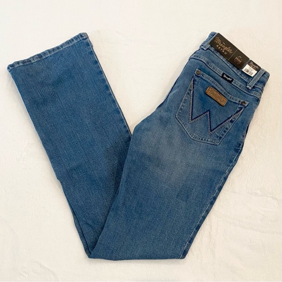 NWT Wrangler TALL Jeans Retro Light Blue Wash Mae Wide Leg Boot Cut 5 x 36" Long - Picture 3 of 6